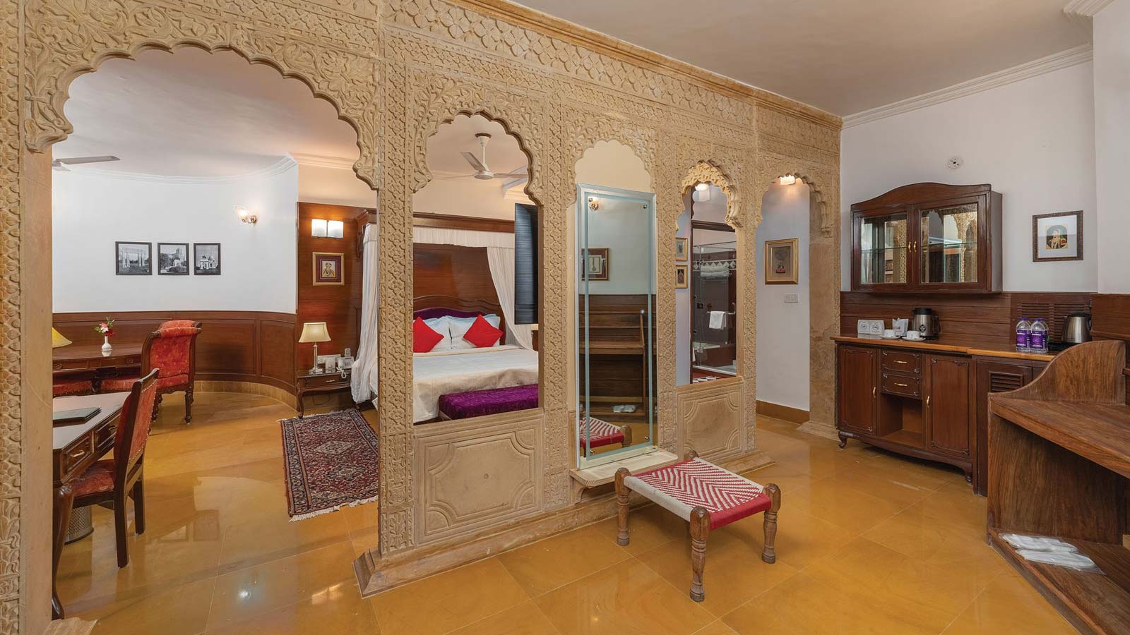 Rayal Suite room